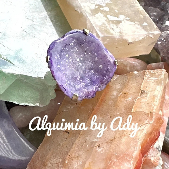 Raw Purple Jade Victorian ring in silver setting /maximalist/drusy/pinky ring - Picture 3 of 9